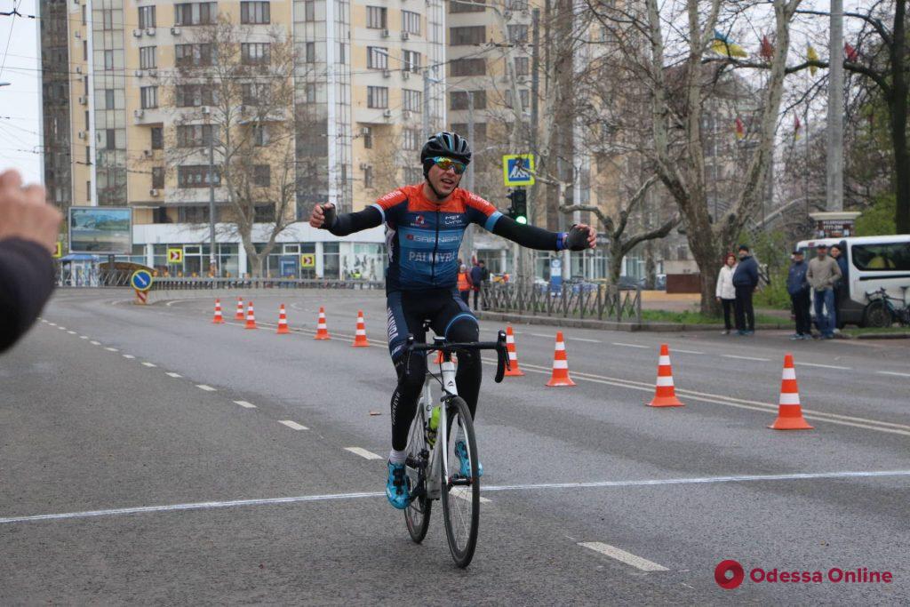 В парке Шевченко проходит Открытый чемпионат Украины по велоспорту (фоторепортаж)