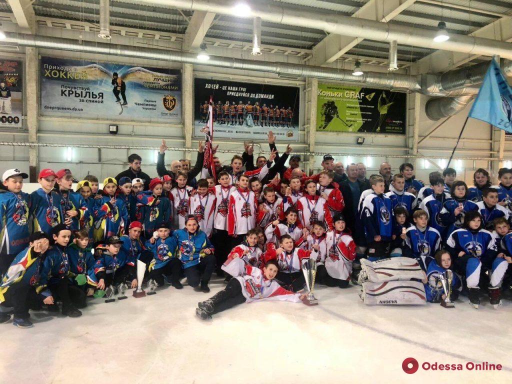Яркий финиш тяжелого сезона: одесские хоккеисты завоевали «серебро» всеукраинского турнира