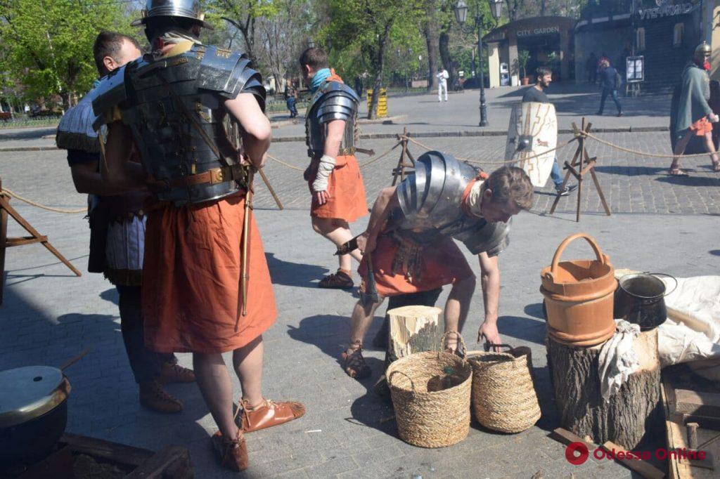 На Дерибасовской поселились римские легионеры (фото)
