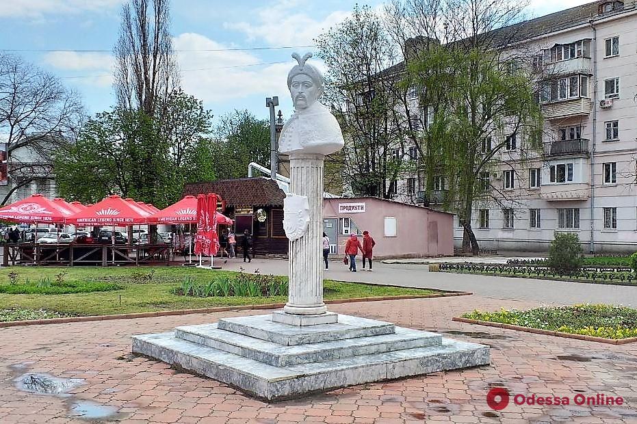 В Одессе отремонтировали памятник Богдану Хмельницкому