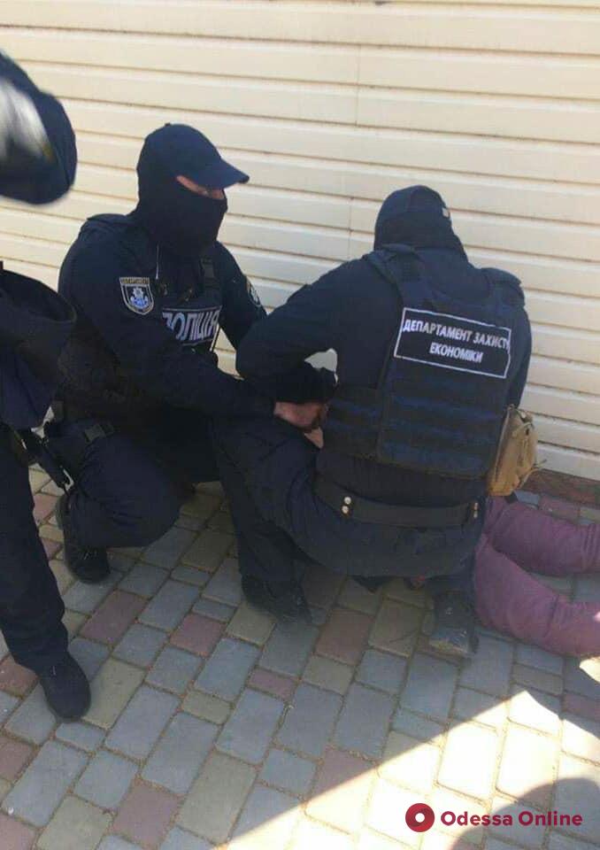 Инспектор ГФС попался на взятке в Одесской области