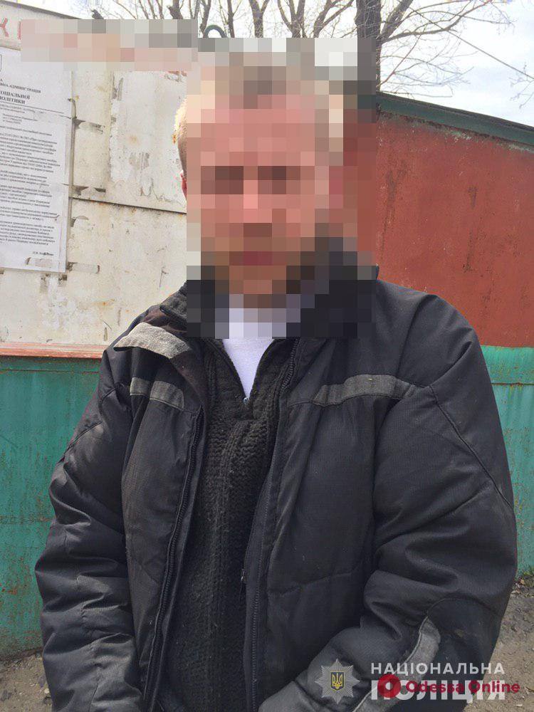 На поселке Котовского оперативно задержали грабителя