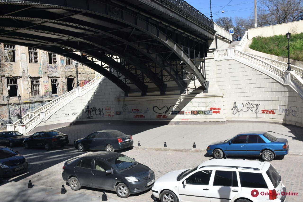 В Одессе вандалы разрисовали мост Коцебу