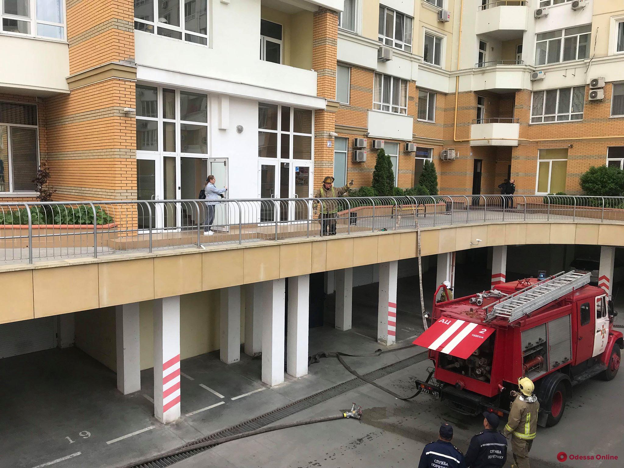 Переполох в многоэтажке на Армейской: в квартире на 19 этаже произошло возгорание из-за свечи