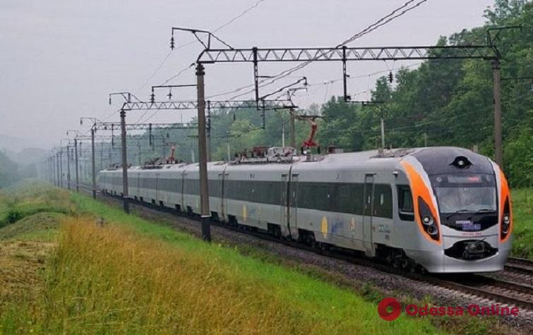 Поезд Одесса-Перемышль временно ограничит маршрут до станции Медика