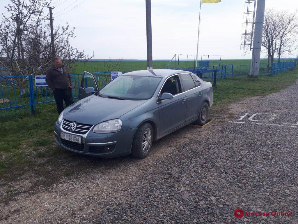 Угнанный в Румынии автомобиль задержали в Одесской области