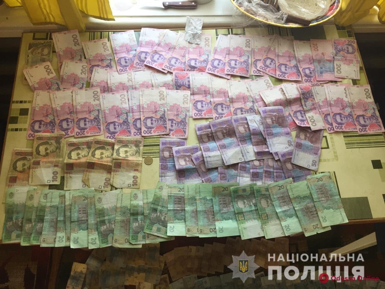 В Одесской области банда воров разрубила топором терминал и украла деньги