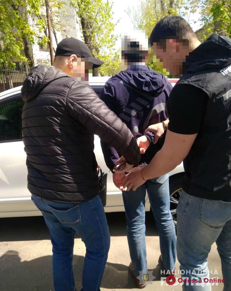 Вербовали украинок для китайских борделей: одесские правоохранители задержали работорговцев