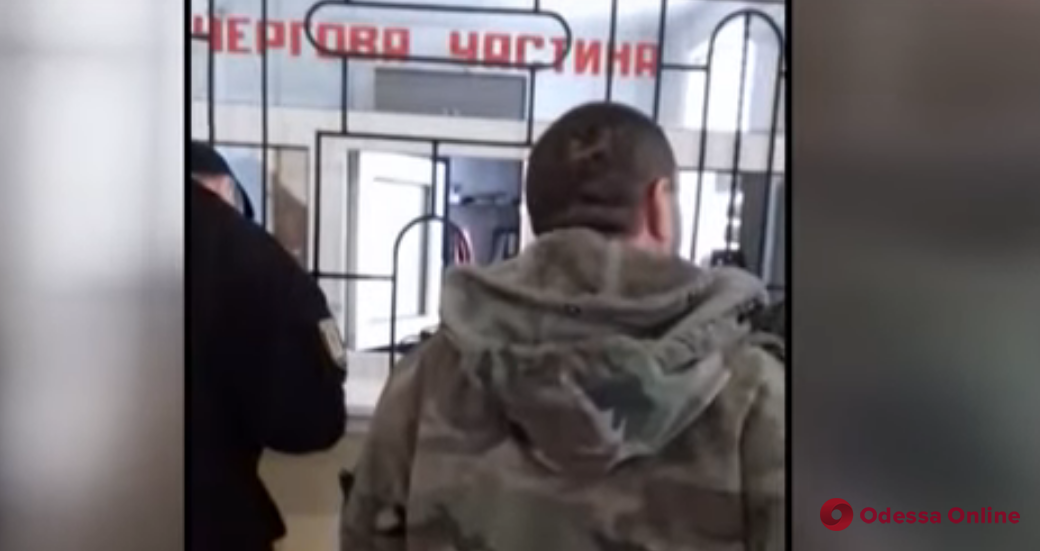 Сам сдался: в Одесской области задержали обстрелявшего полицейских мужчину