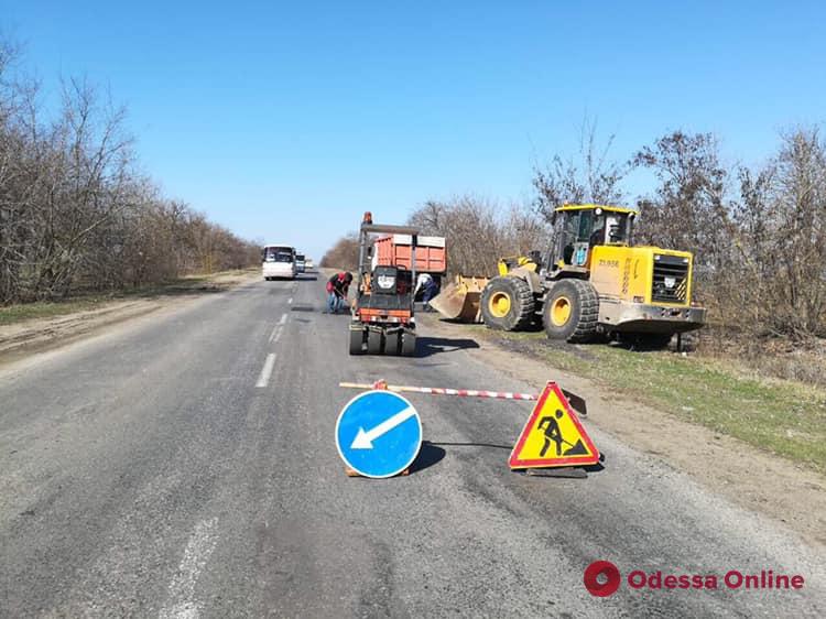 За неделю в Одесской области залатали 12 тысяч квадратных метров ям на дорогах