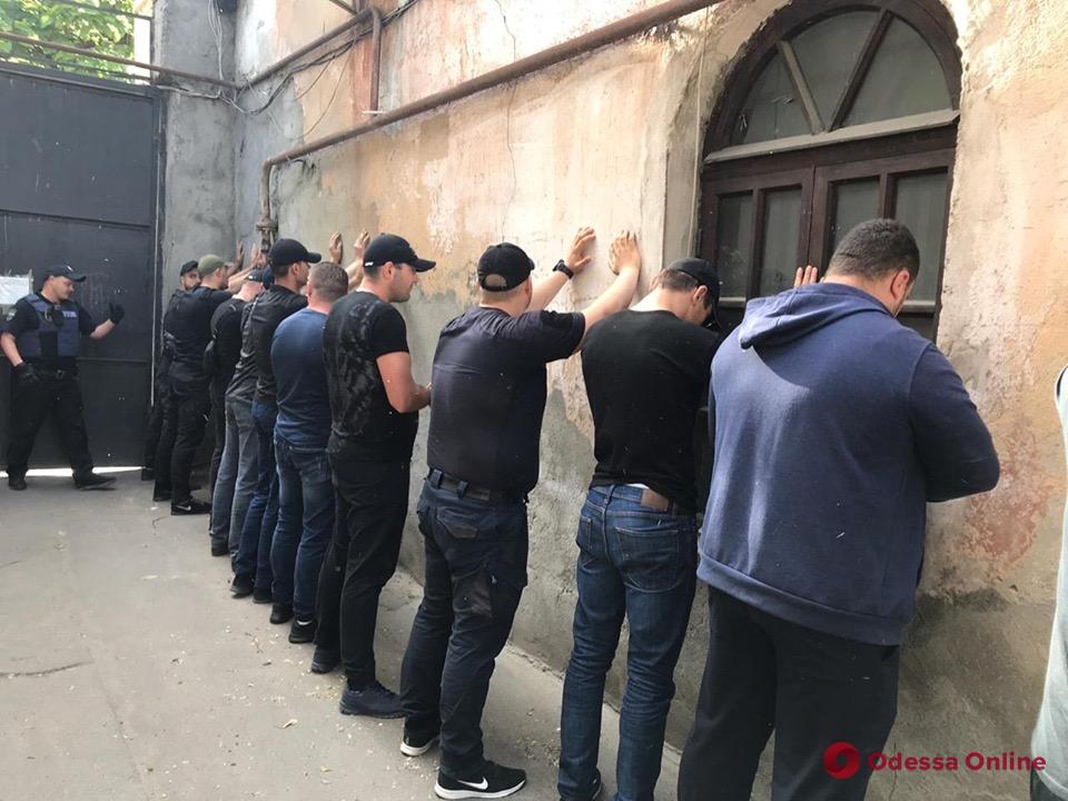 Полиция остановила рейдерский захват квартиры в центре Одессы