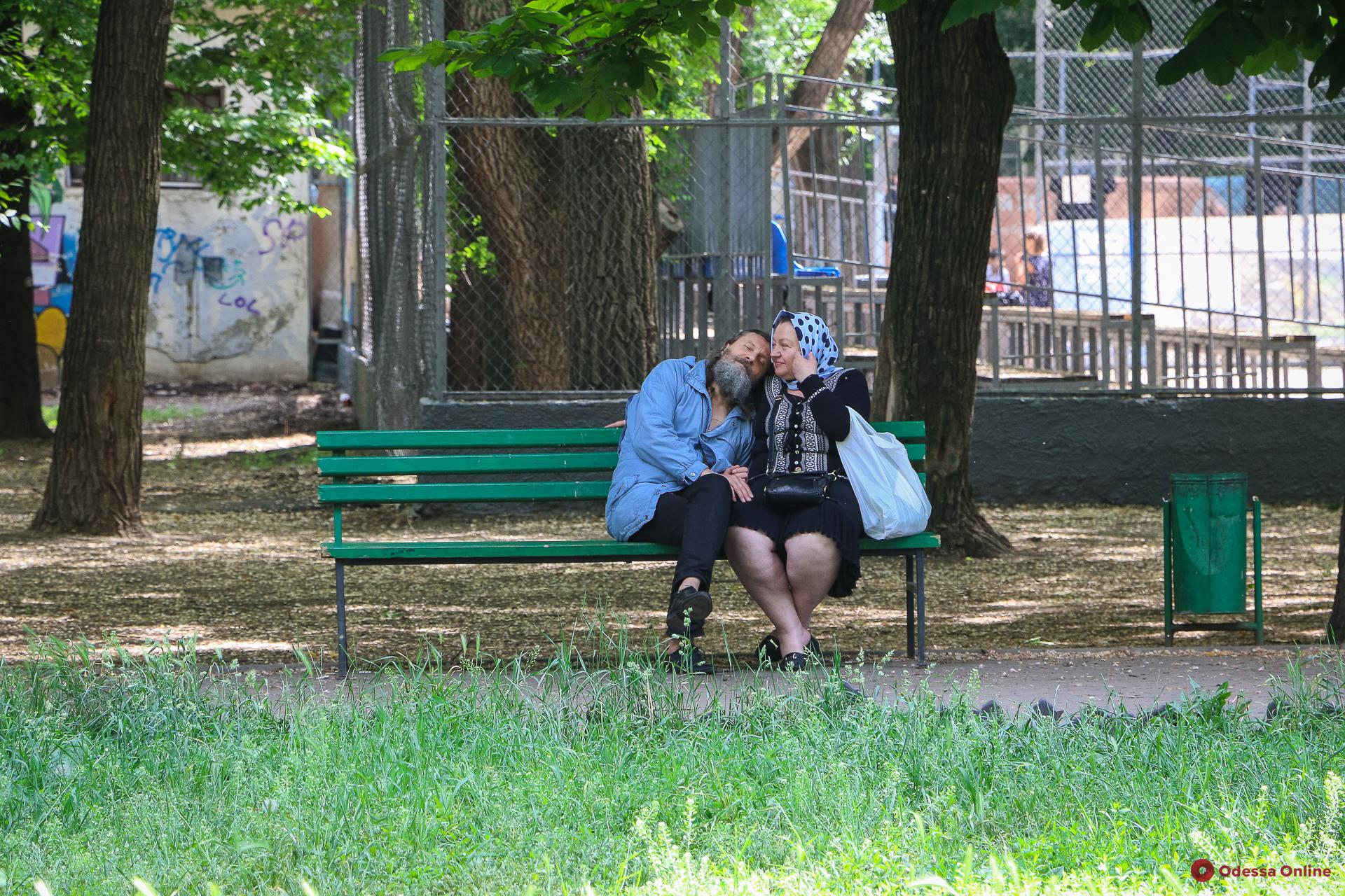 Одесса в лицах: прогулка по Старобазарному скверу (фоторепортаж)