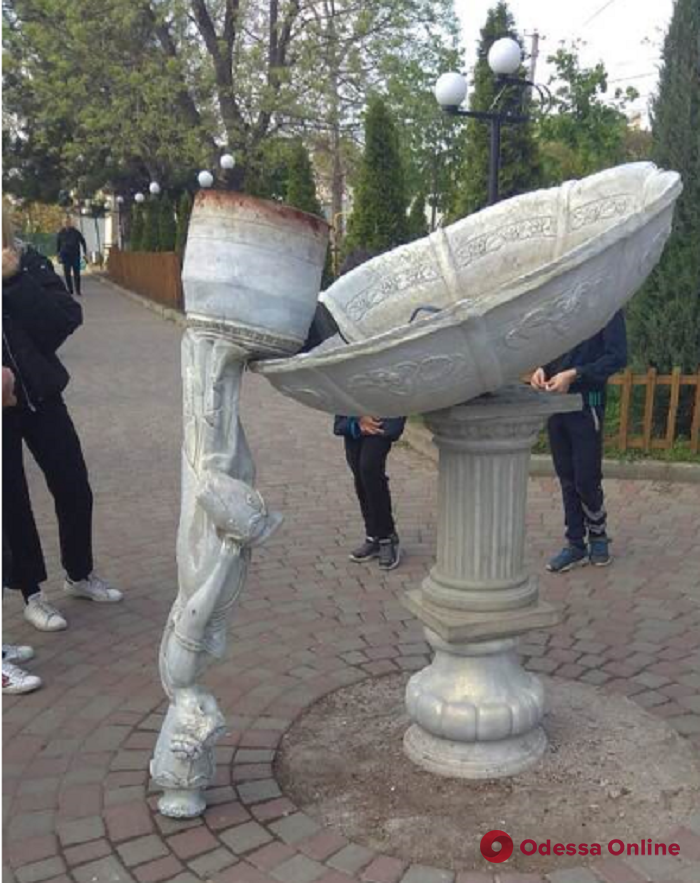 Под Одессой глава сельсовета пообещала детям «публичную порку» за испорченный фонтан