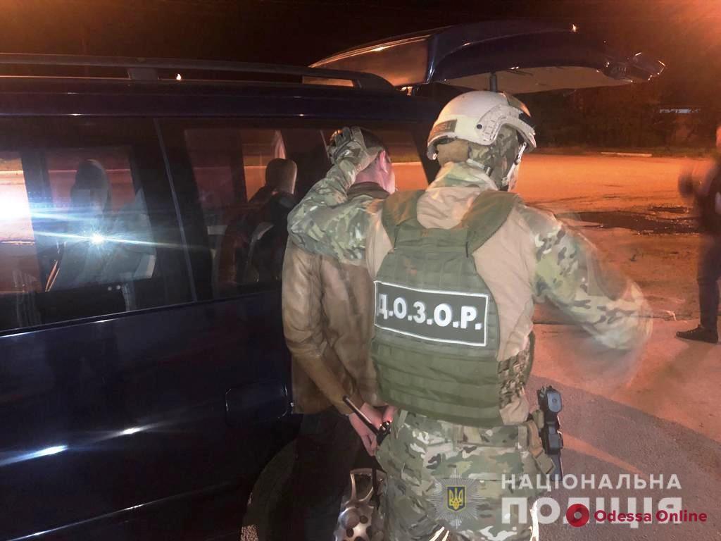 Одесские правоохранители поймали двух вербовщиков проституток