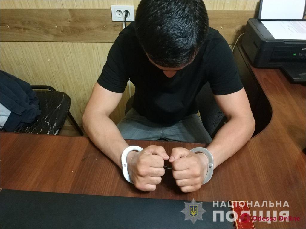 В Одессе задержали иностранца-карманника