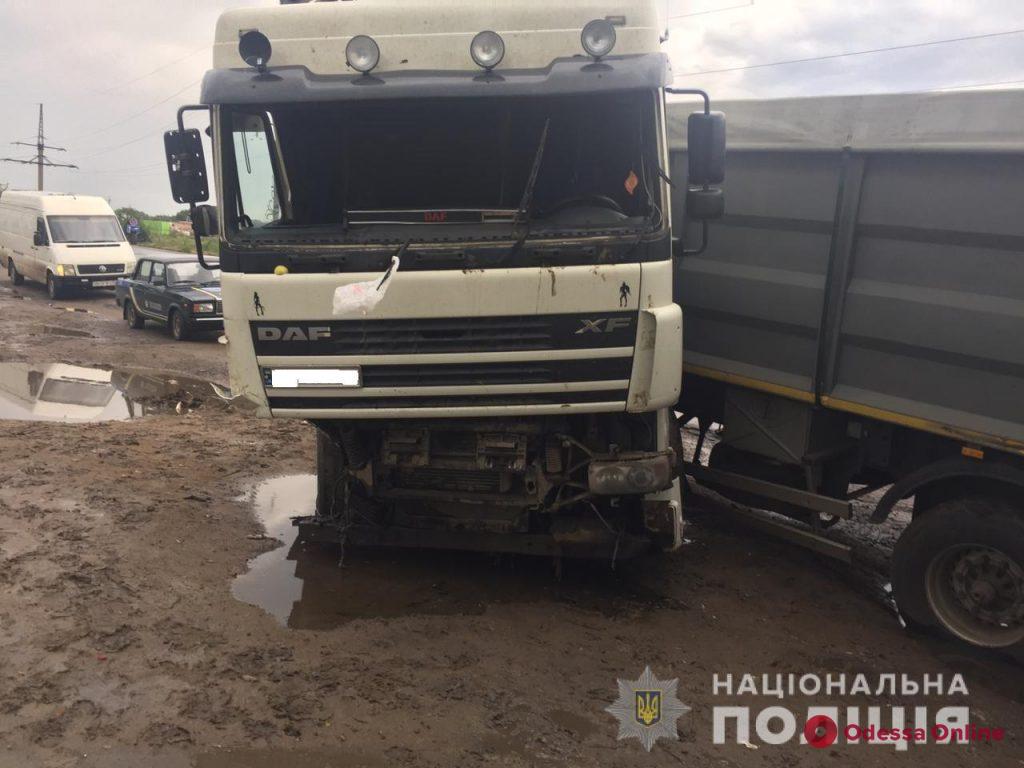 Под Одессой столкнулись микроавтобус и грузовик – пострадали четыре человека