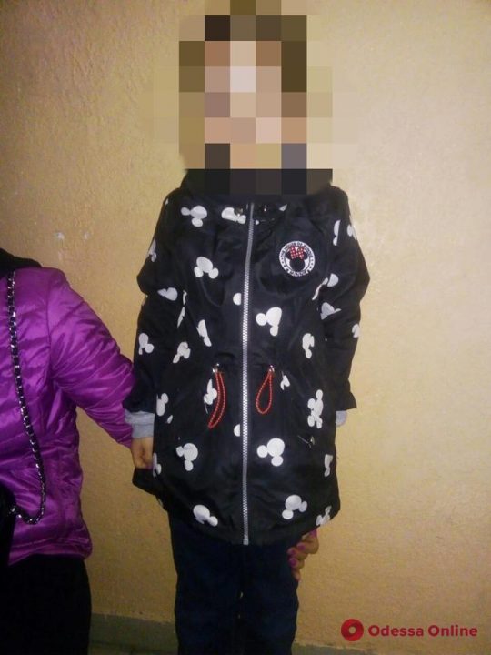 В Одессе оперативно нашли и вернули бабушке 6-летнюю девочку