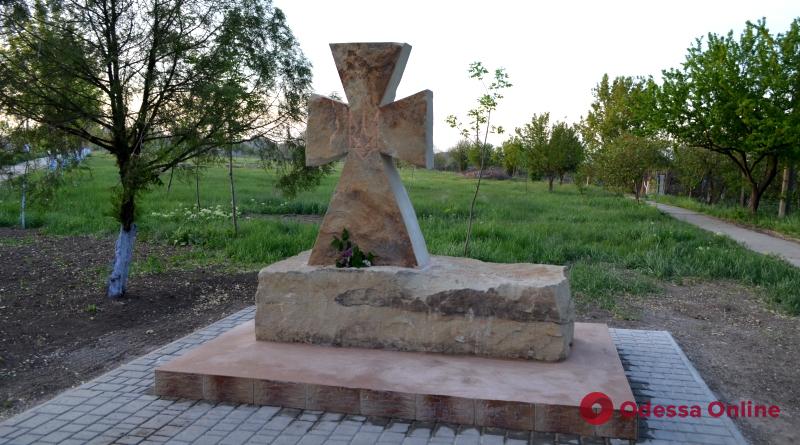 На юге Одесской области ветераны АТО установили мемориал погибшим защитникам Украины