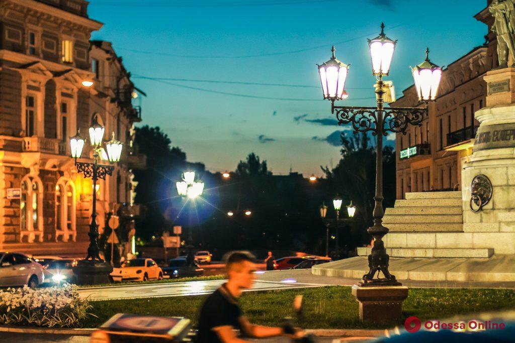 Огни ночной Одессы (фоторепортаж)