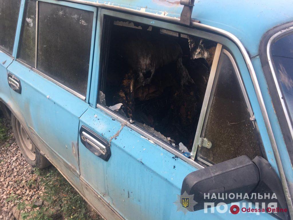 Пьяный житель Одесской области разбил и поджег чужой автомобиль