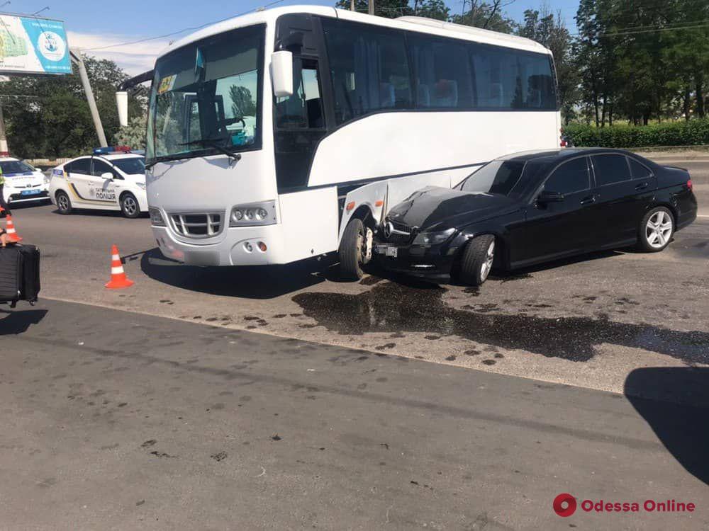 В Одессе автобус с киевскими школьниками попал в ДТП (обновлено)