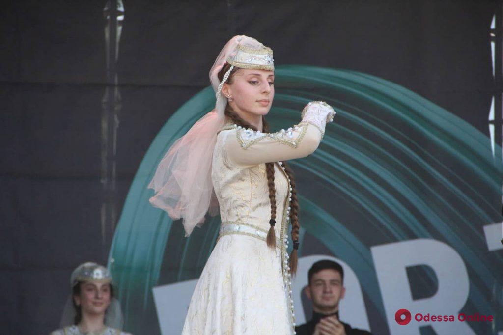 Чурчхела, вино и виртуальная реальность: в Одессе прошел фестиваль «с характером» (фоторепортаж)
