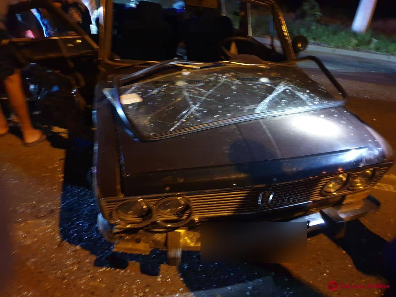Из-за пьяного водителя в ночном ДТП на поселке Котовского пострадали четыре человека (видео)