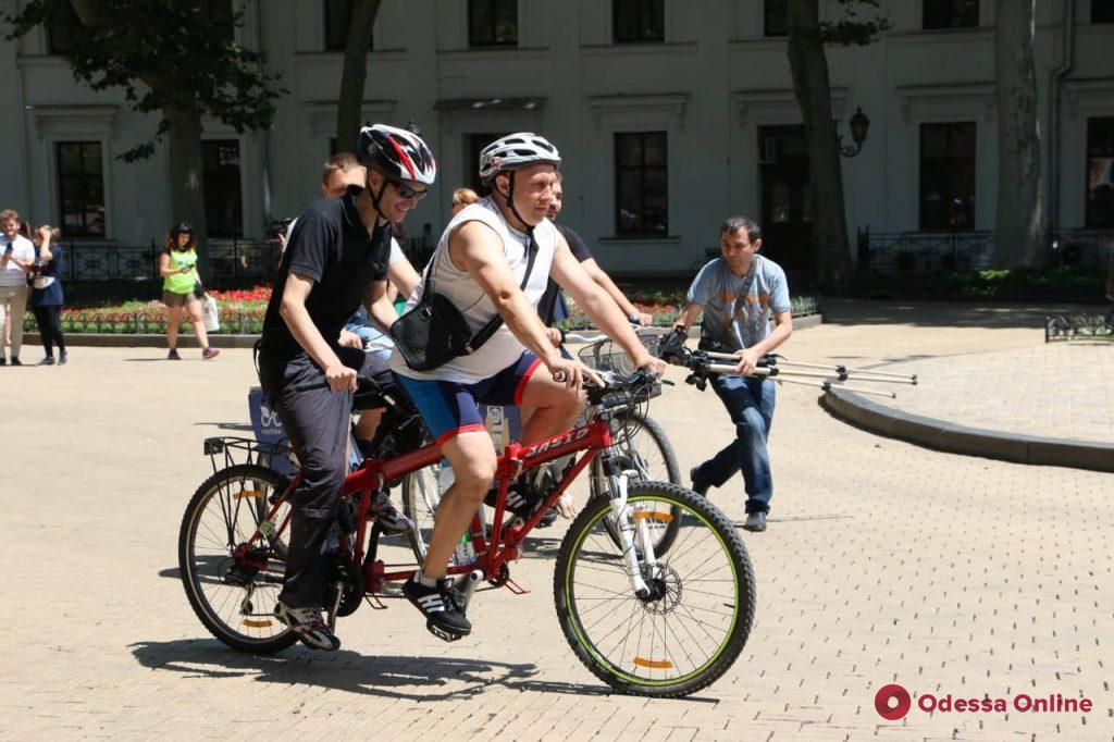 В Одессе стартовал необычный велопробег (фоторепортаж)