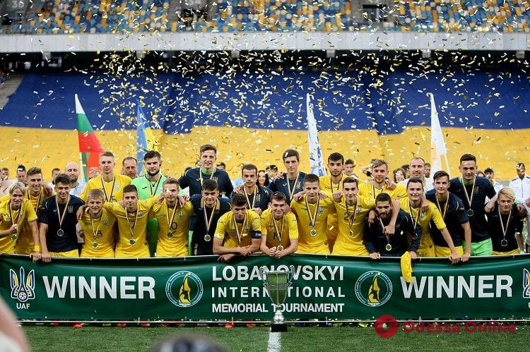 Два одесских футболиста выиграли международный турнир в составе сборной Украины