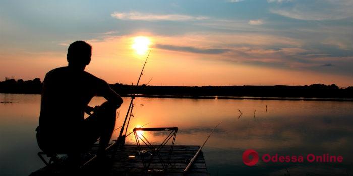 На большинстве водоемов Одесской области снова можно ловить рыбу