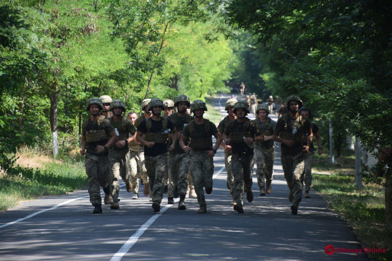 В Одессе устроили забег памяти погибшего в зоне АТО выпускника Военной академии (фото, видео)