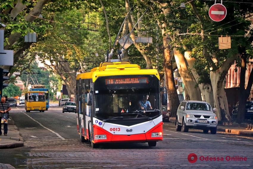 Одесские троллейбусы обзавелись наружными схемами маршрутов