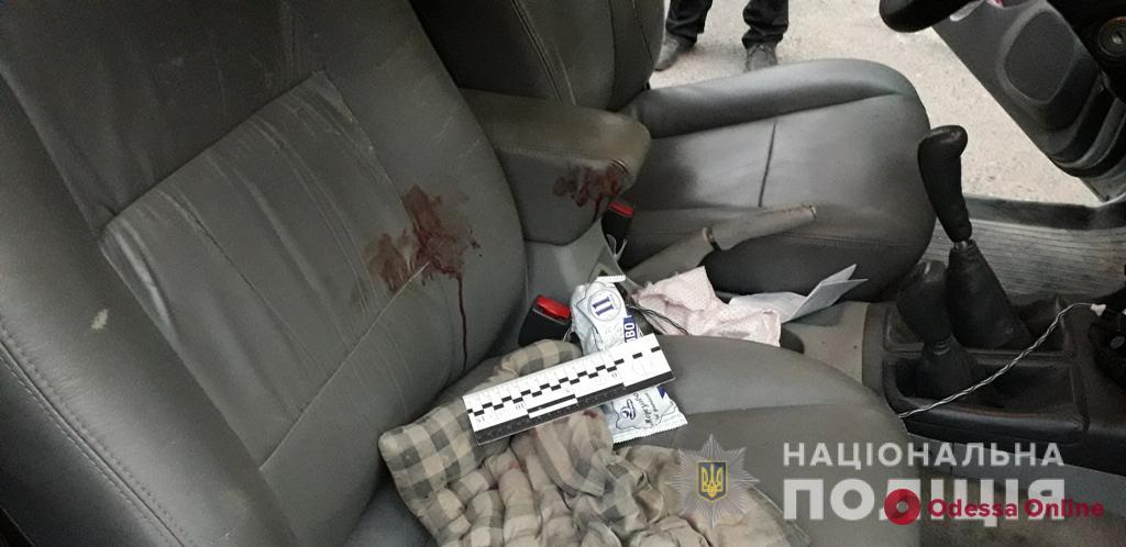 В Одесской области открывшего стрельбу хулигана избили и угнали его авто