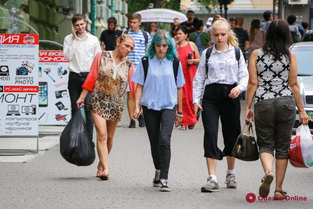Яркие, стильные и дерзкие: уличная мода «по-одесски» (фоторепортаж)