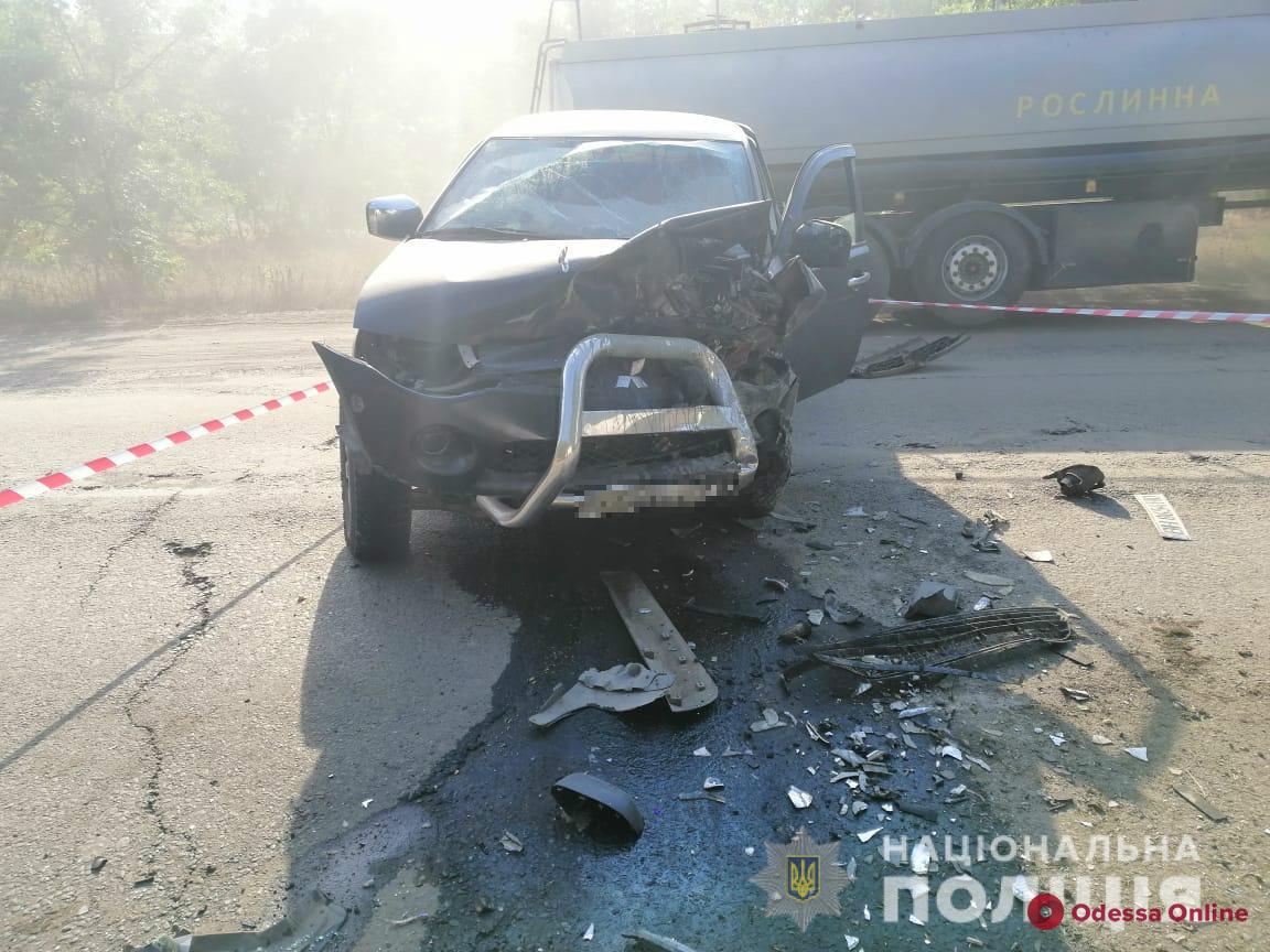 На трассе под Одессой столкнулись Mitsubishi и Renault — погиб один из водителей (обновлено)
