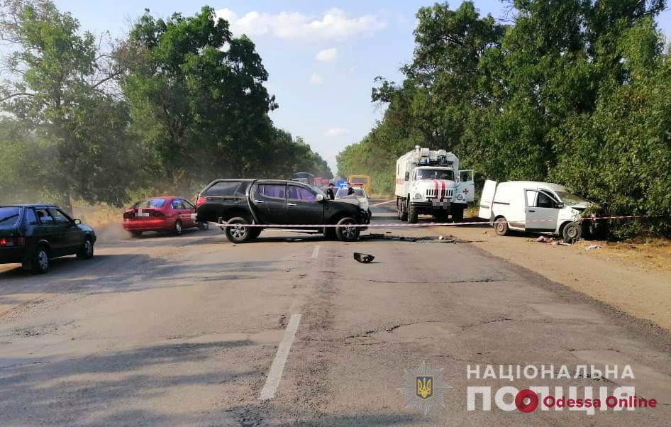 На трассе под Одессой столкнулись Mitsubishi и Renault — погиб один из водителей (обновлено)
