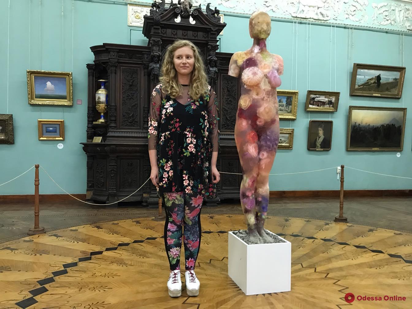 «Моя кожа — мое дело»: в одесском музее показали слепки тела художницы из мыла и парафина (фото)