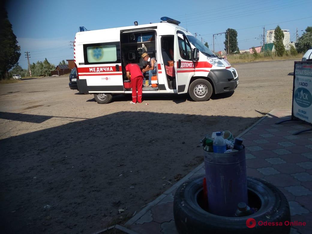 Одесский пограничник спас раненого мужчину