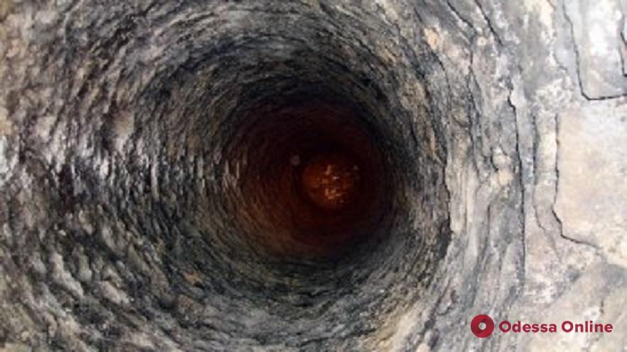 В Овидиополе пенсионерка упала в 10-метровый колодец