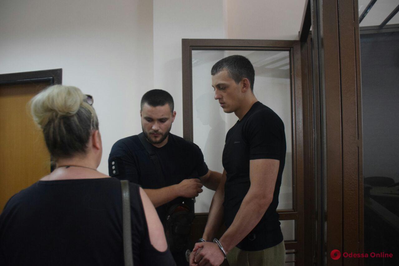 Одесский суд отправил в СИЗО охранника, убившего посетителя ночного клуба
