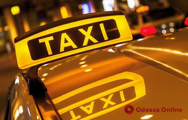 Украл сумку с деньгами и скрылся на такси: в Одессе задержали иностранного автовора