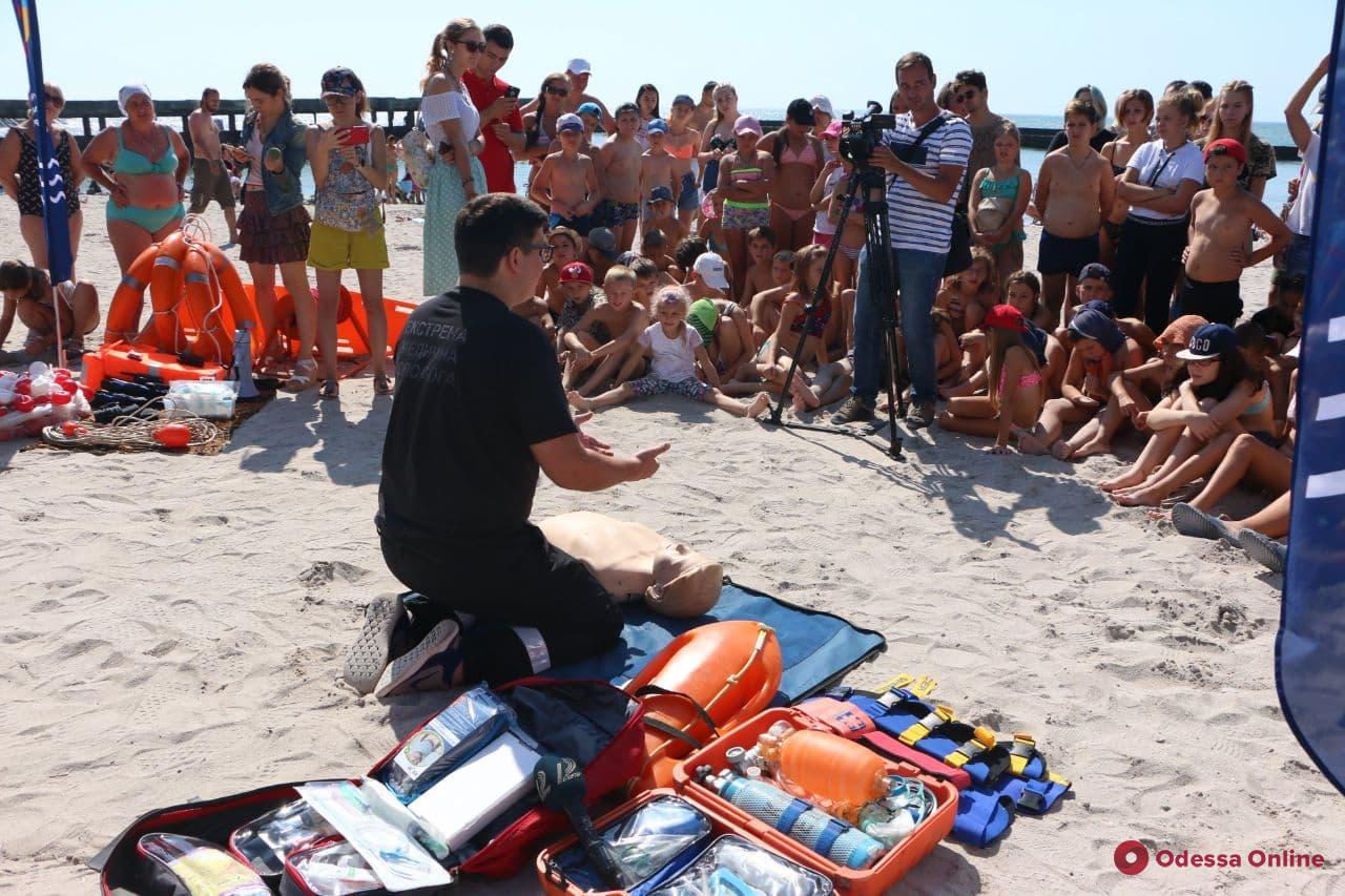 В Одессе детей обучали профессии пляжных спасателей (фото, видео)