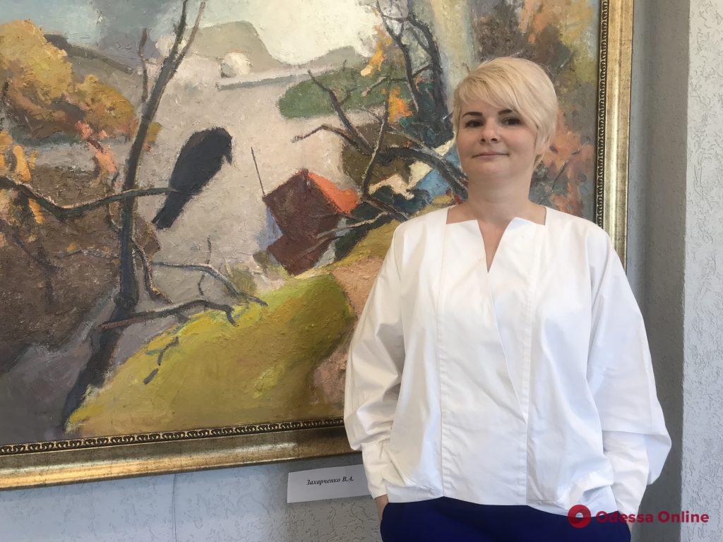 Союз Фемиды и Муз: в здании суда проходит выставка одесских художников