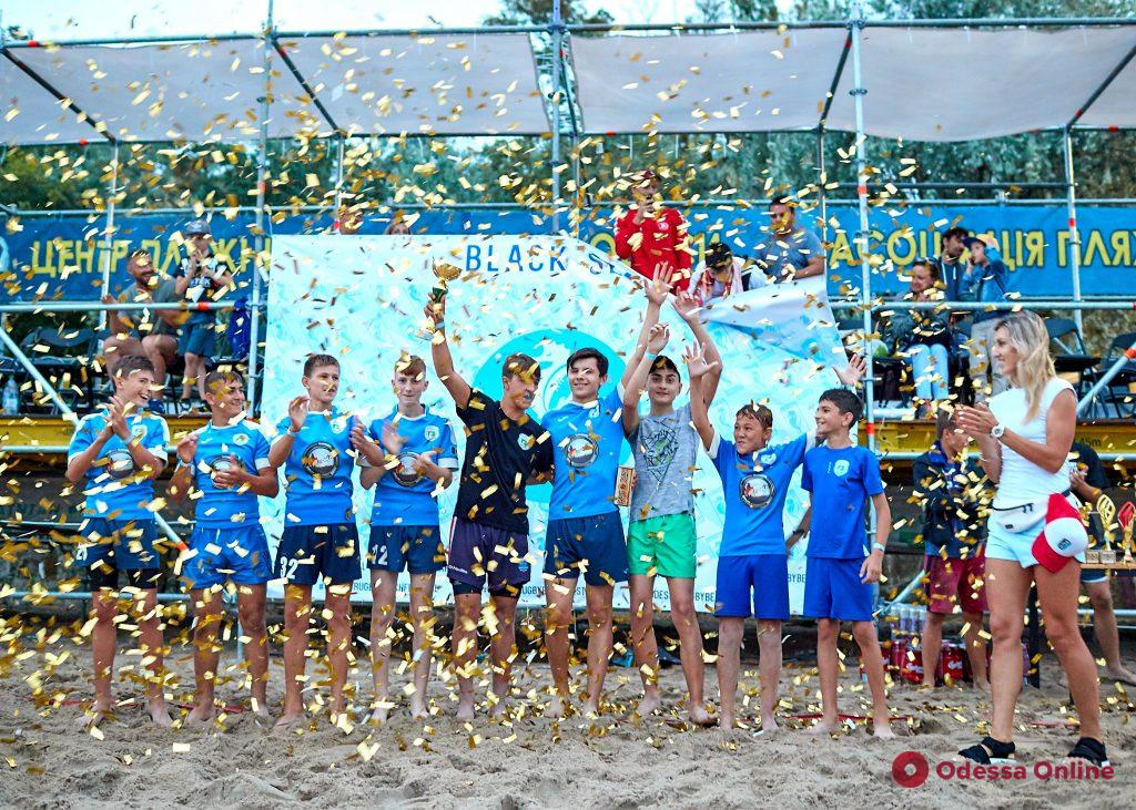 Международный фестиваль пляжного регби в Одессе: британская погода, нешуточные страсти