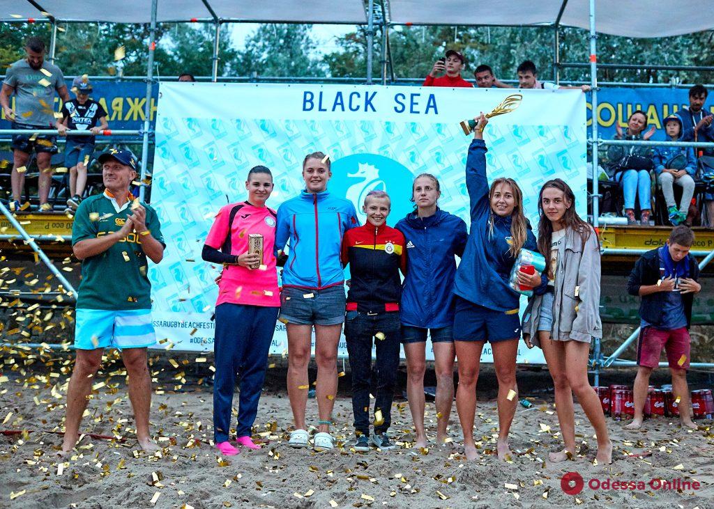 Международный фестиваль пляжного регби в Одессе: британская погода, нешуточные страсти