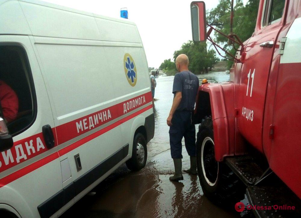 В Арцизском районе спасатели доставали застрявшие машины и выкачивали воду из подтопленных домов