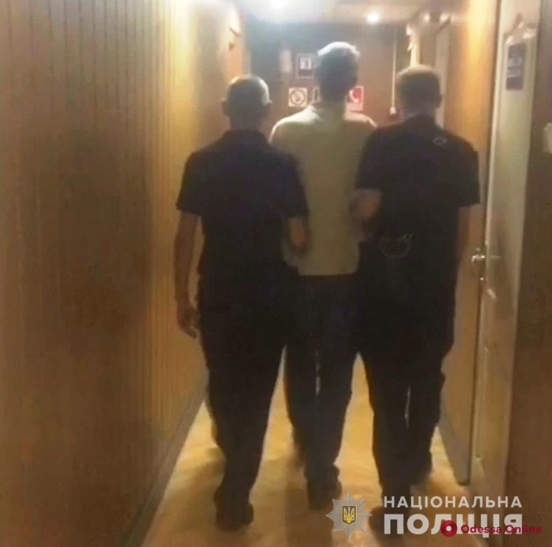 Одесские полицейские поймали магазинного грабителя