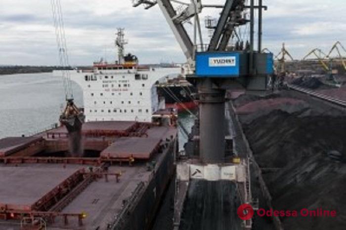 В порту «Южный» разгрузили третий балкер с колумбийским углем