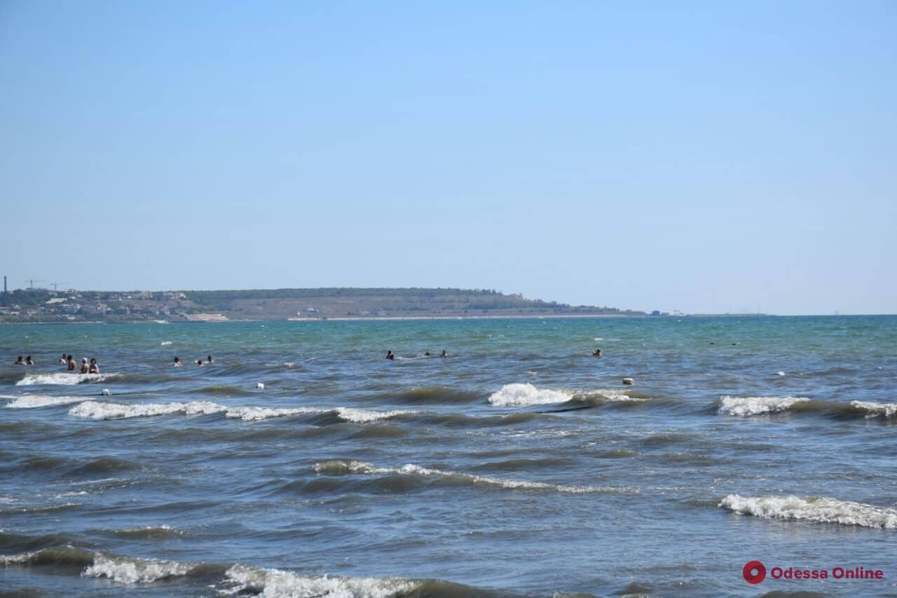 ЧП в Лузановке: в море едва не утонула 8-летняя девочка