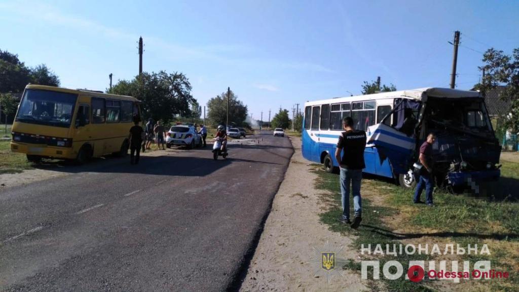 В Одесской области столкнулись два пассажирских автобуса (обновлено, фото)